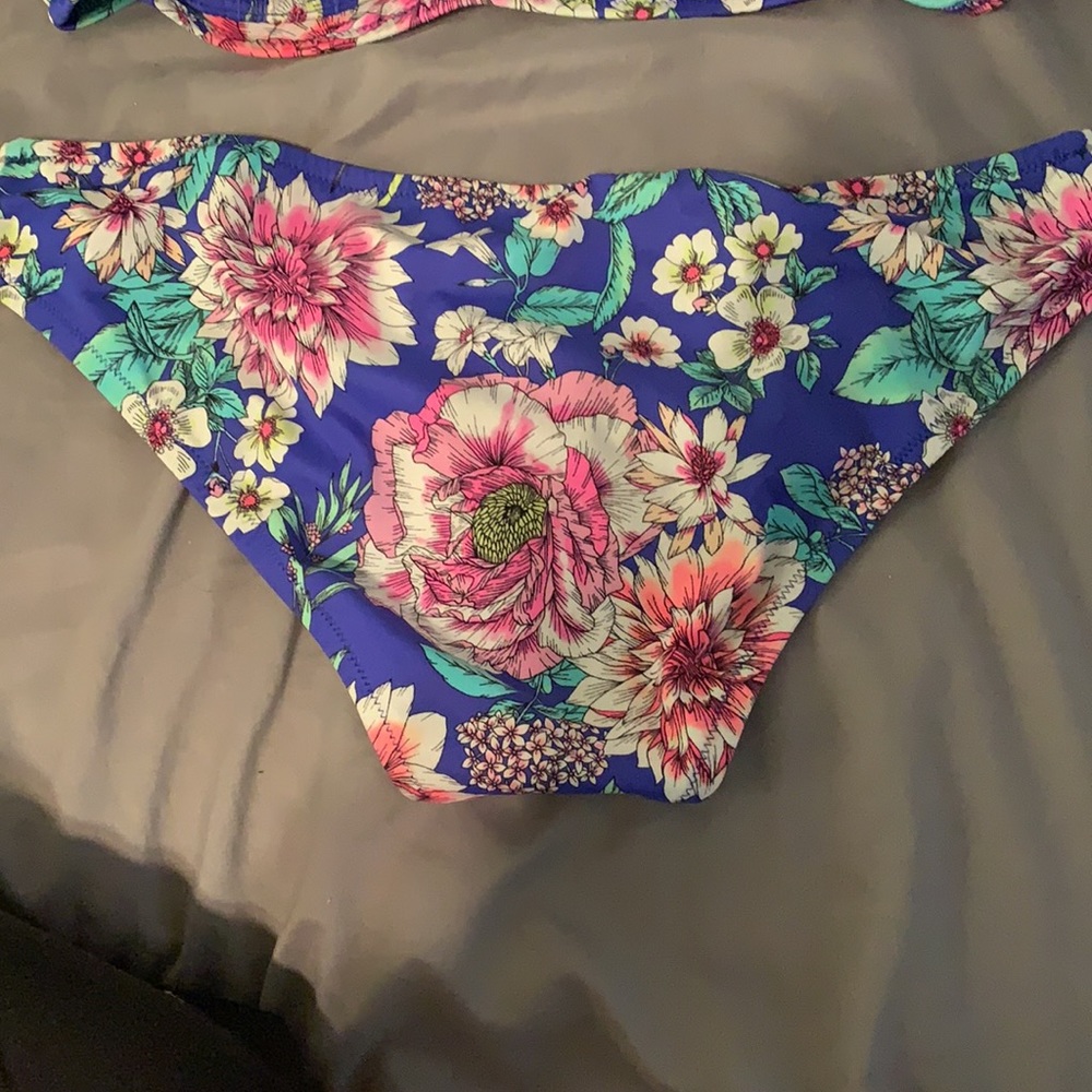 Shade & Shore bikini - Picture 3 of 5